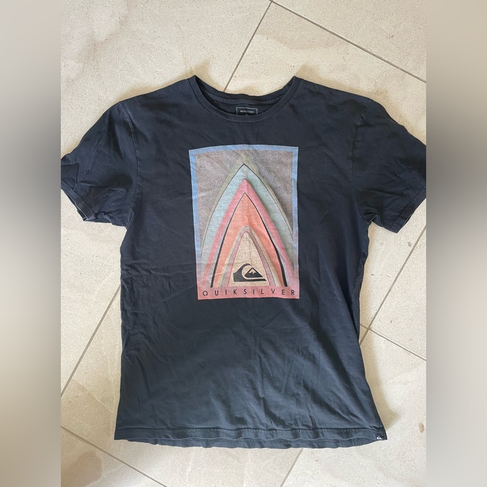 Mens Quiksilver t-shirt, size Medium